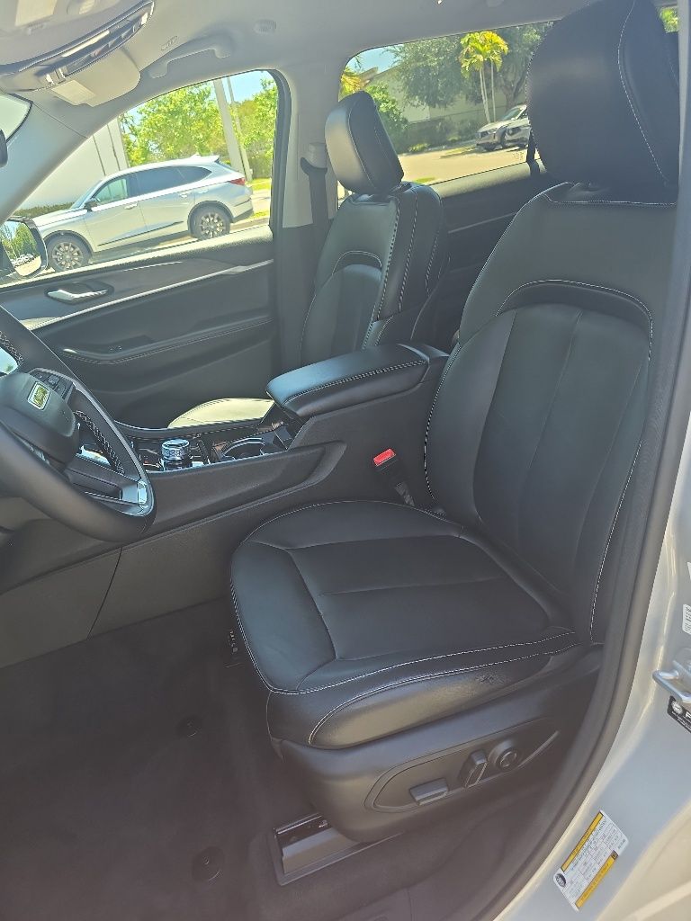 Thumbnail: 2021 Jeep Grand Cherokee L - 19