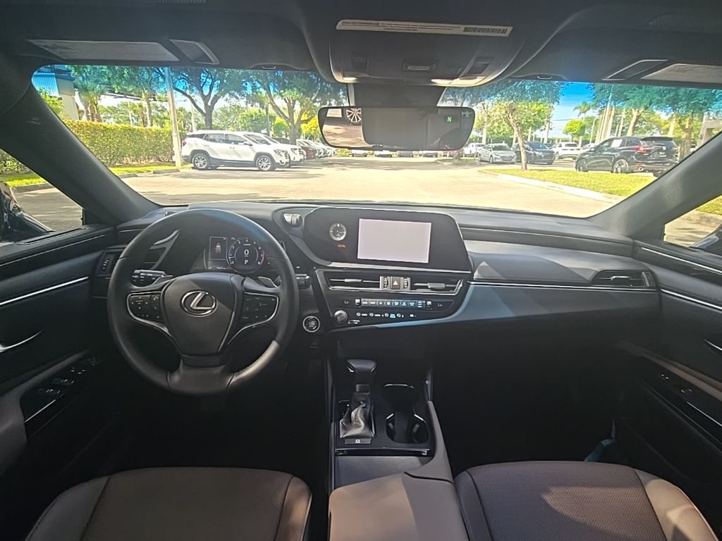 Thumbnail: 2023 Lexus ES - 26