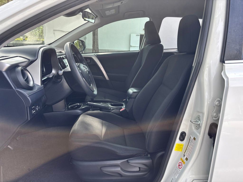 Thumbnail: 2017 Toyota RAV4 - 15