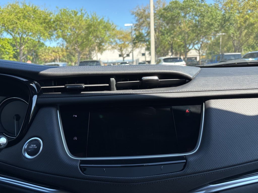 Thumbnail: 2022 Cadillac XT5 - 23