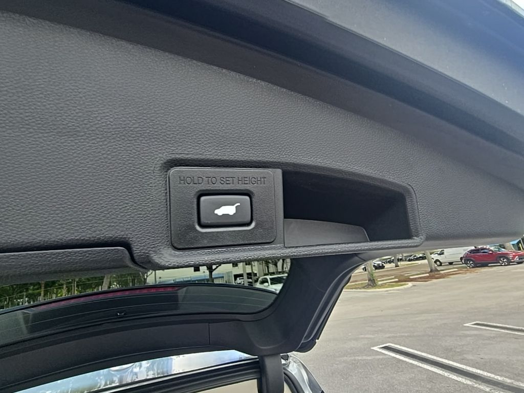 Thumbnail: 2025 Acura RDX - 34