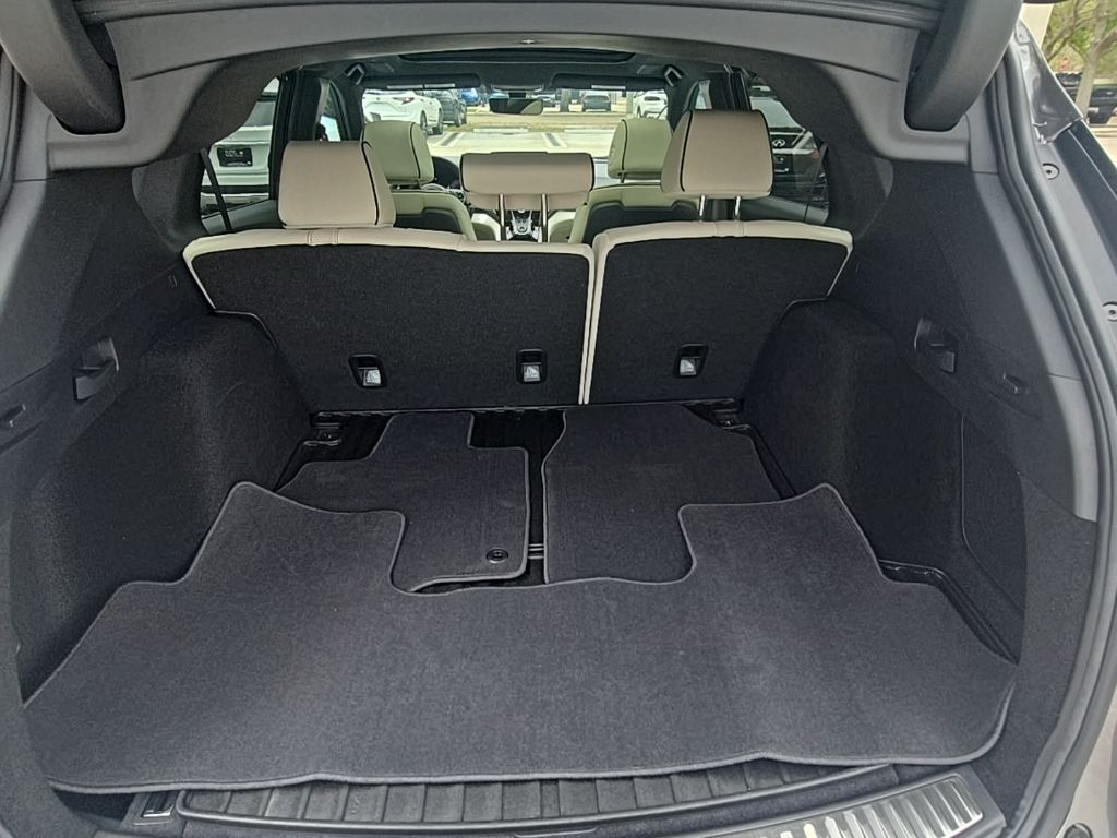 Thumbnail: 2025 Acura RDX - 35