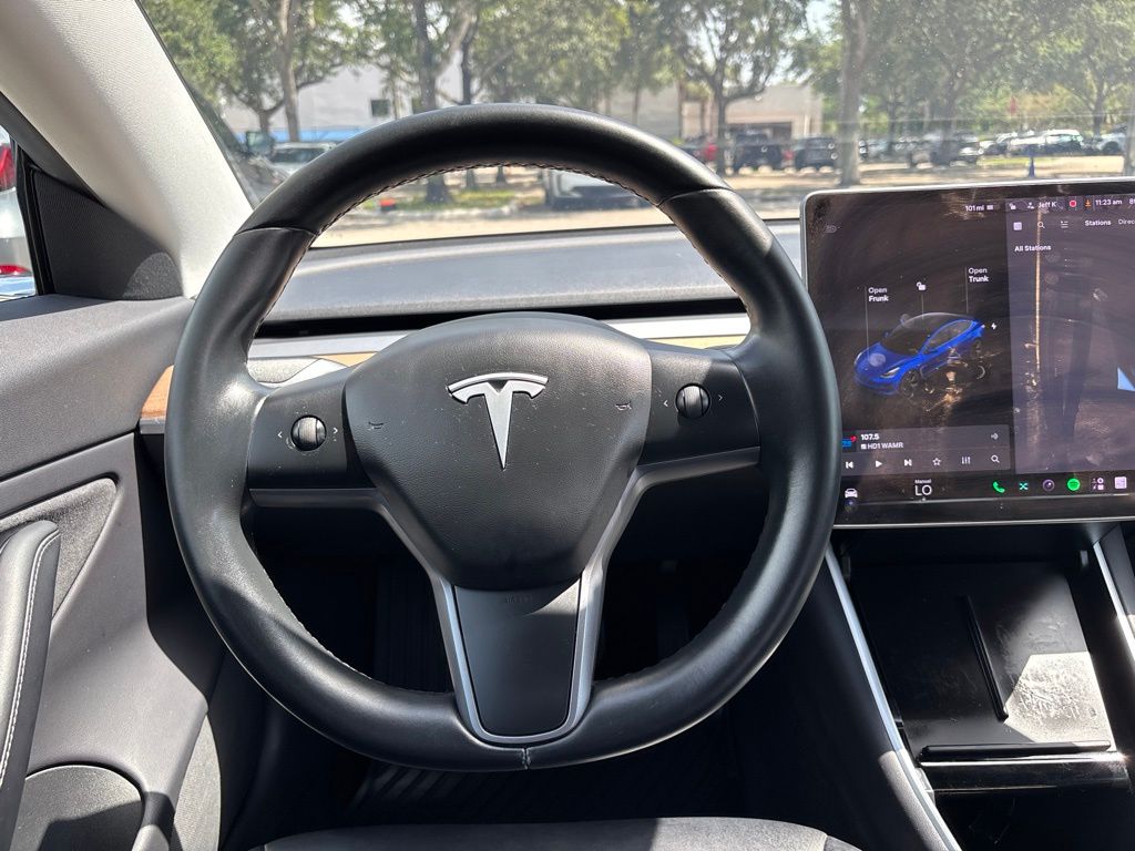 Thumbnail: 2019 Tesla Model 3 - 27