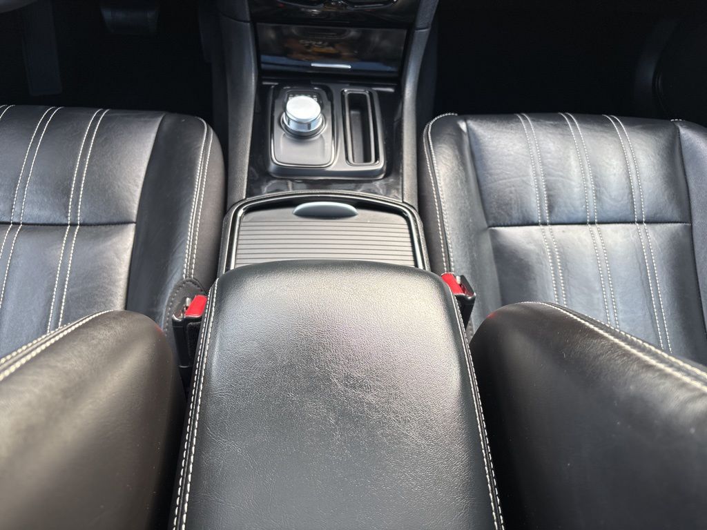 Thumbnail: 2023 Chrysler 300 - 27