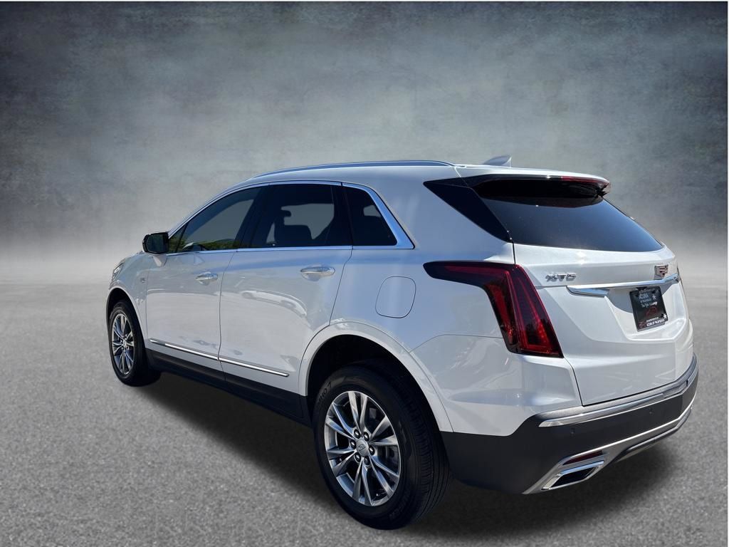 Thumbnail: 2022 Cadillac XT5 - 3