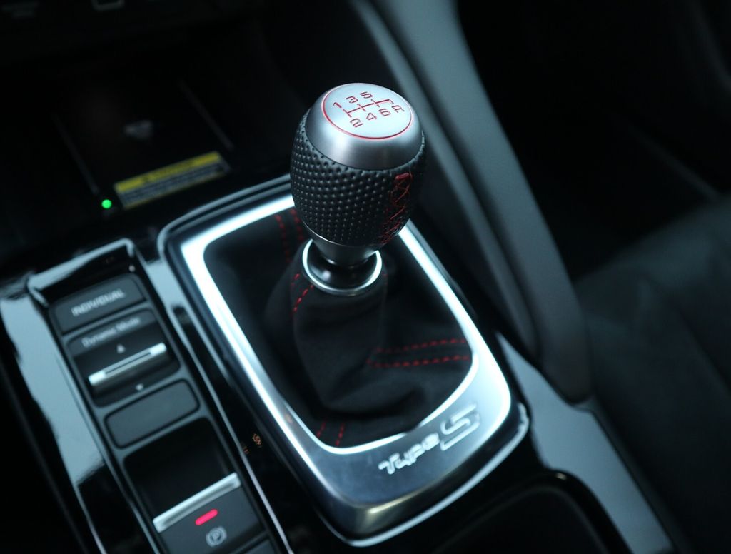 Thumbnail: 2025 Acura Integra - 21