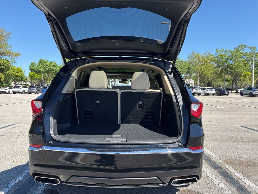 Thumbnail: 2023 Acura MDX - 32