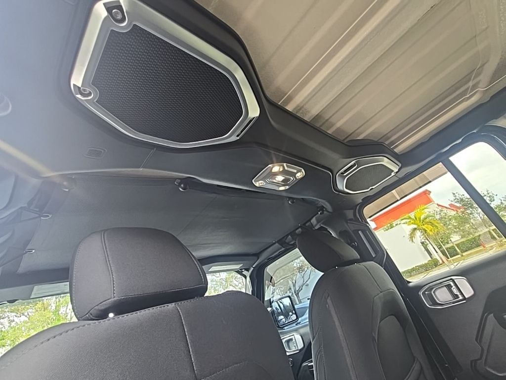 Thumbnail: 2020 Jeep Wrangler - 33