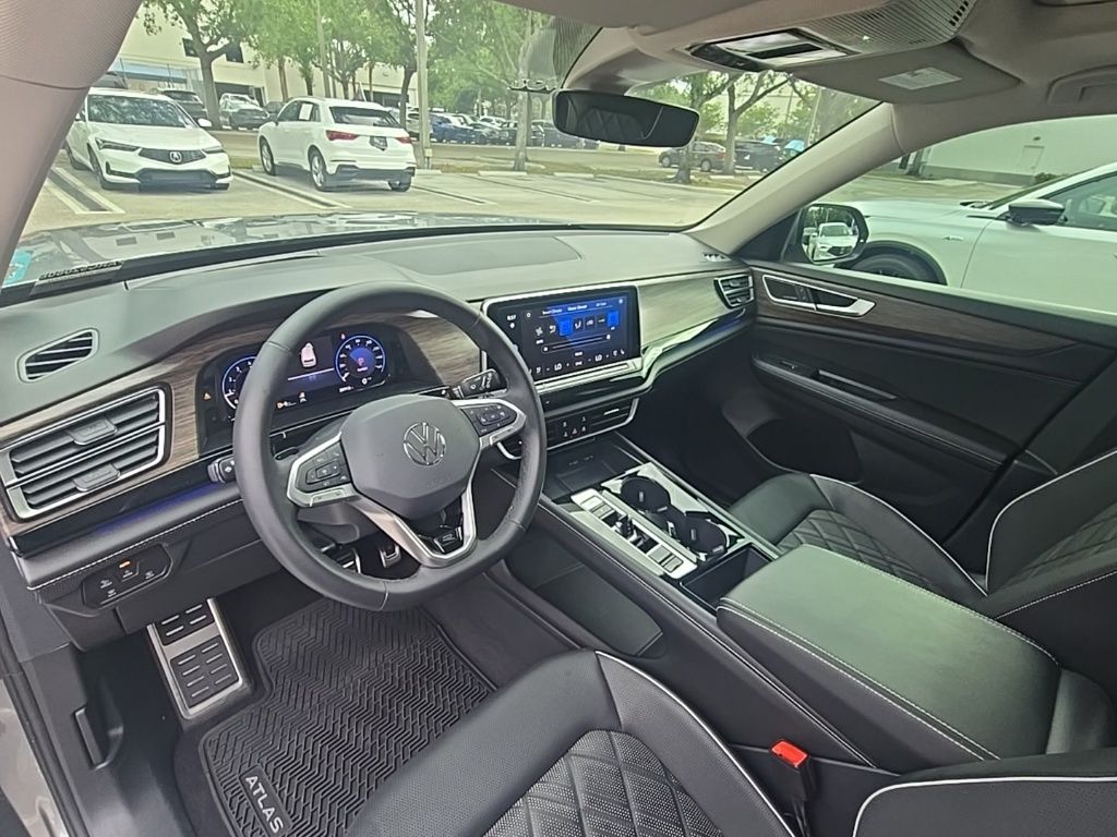 Thumbnail: 2024 Volkswagen Atlas - 18