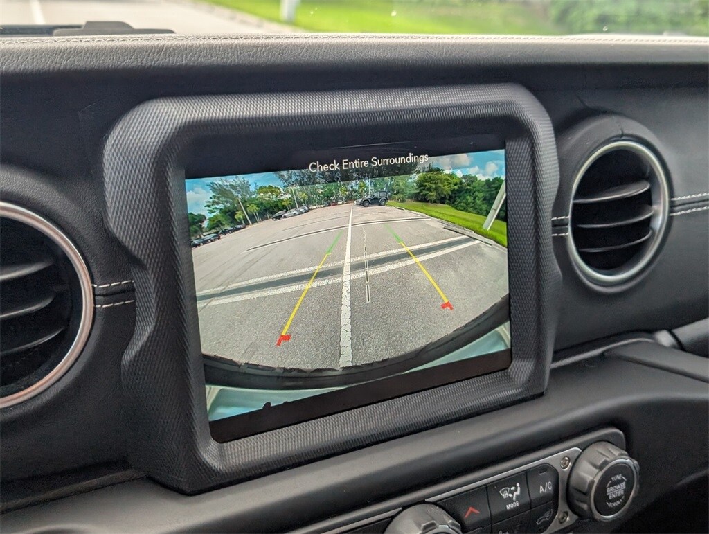 Thumbnail: 2022 Jeep Wrangler - 21