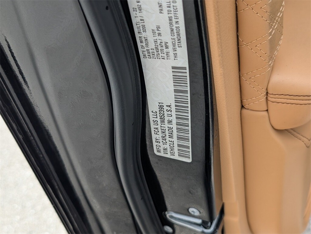 Thumbnail: 2022 Jeep Grand Cherokee - 20