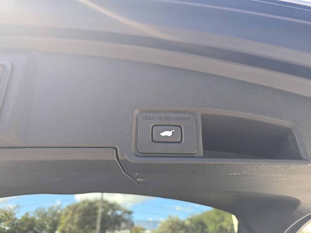 Thumbnail: 2022 Acura RDX - 9