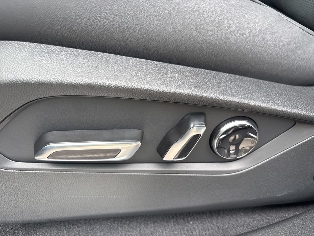 Thumbnail: 2026 Acura RDX - 14