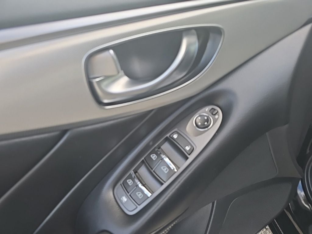 Thumbnail: 2020 INFINITI Q50 - 12