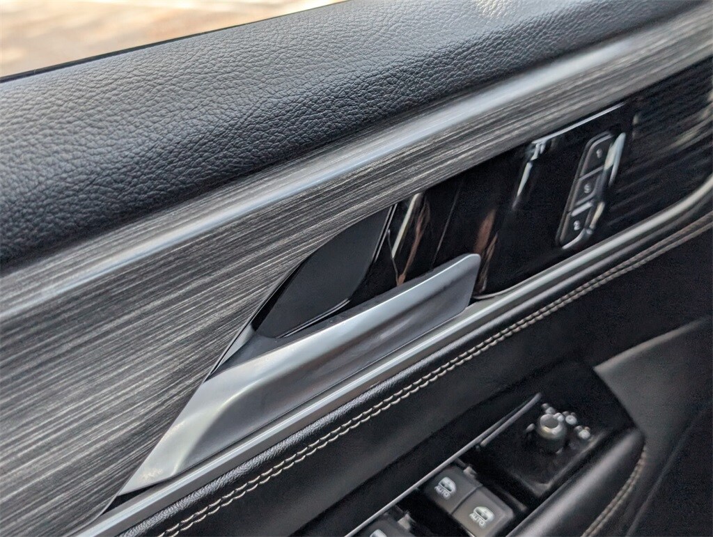 Thumbnail: 2024 Jeep Wagoneer - 22