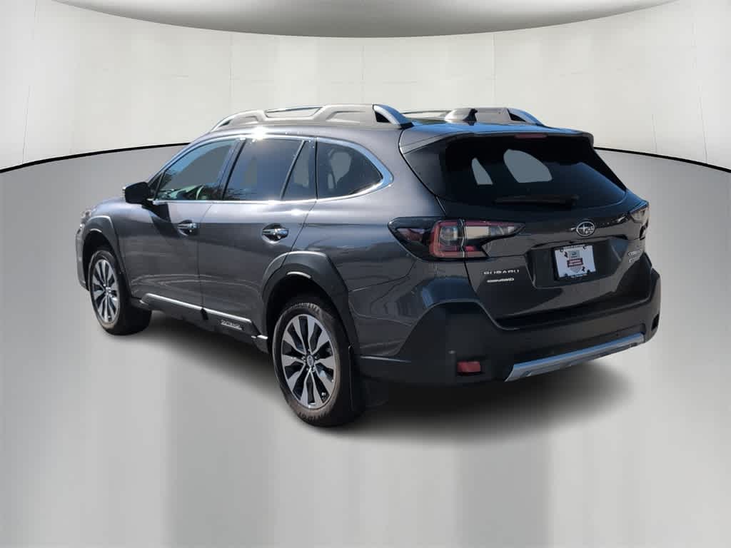 2024 Subaru Outback Touring photo 4
