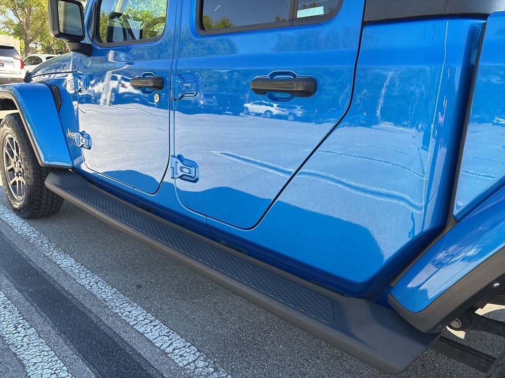 Thumbnail: 2021 Jeep Gladiator - 25