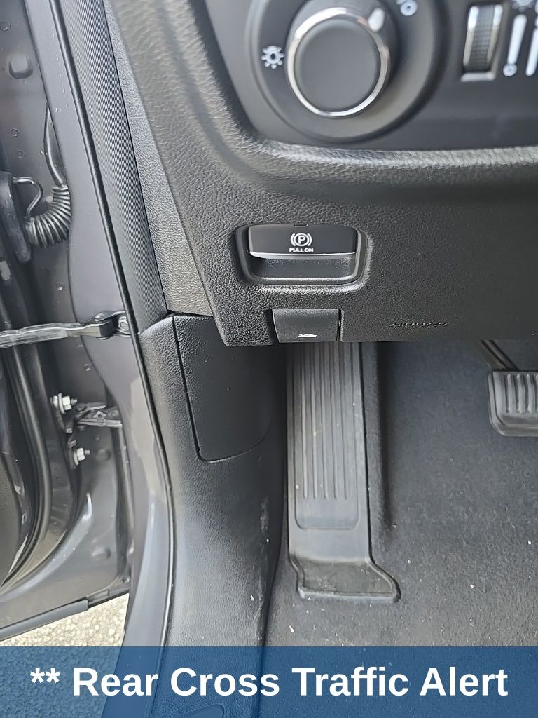 Thumbnail: 2023 Jeep Grand Cherokee - 17