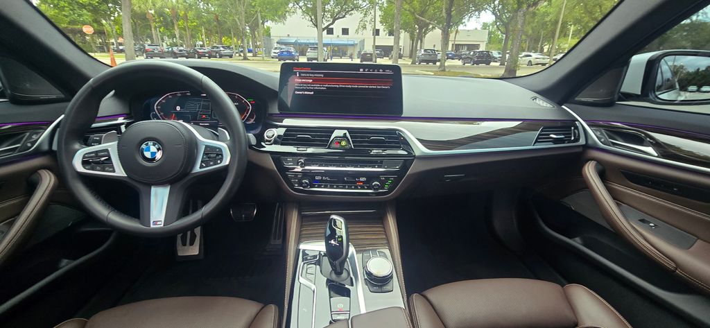 Thumbnail: 2023 BMW 5 Series - 32