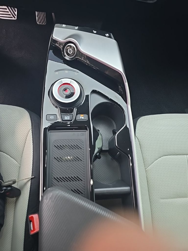 Thumbnail: 2024 Kia EV6 - 25