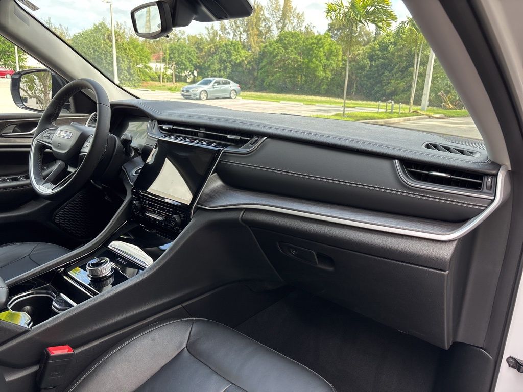 Thumbnail: 2023 Jeep Grand Cherokee - 18