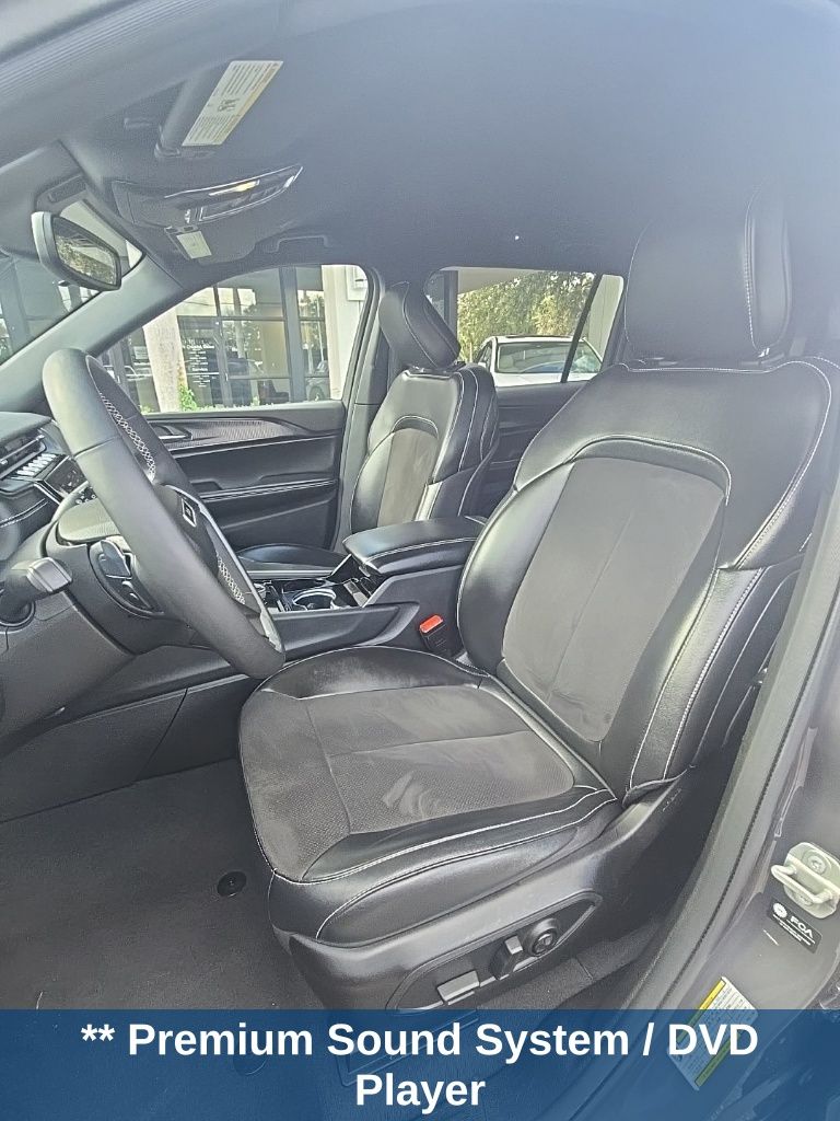 Thumbnail: 2023 Jeep Grand Cherokee - 16