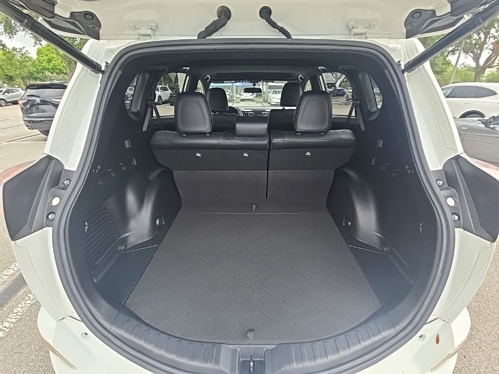 Thumbnail: 2016 Toyota RAV4 - 29