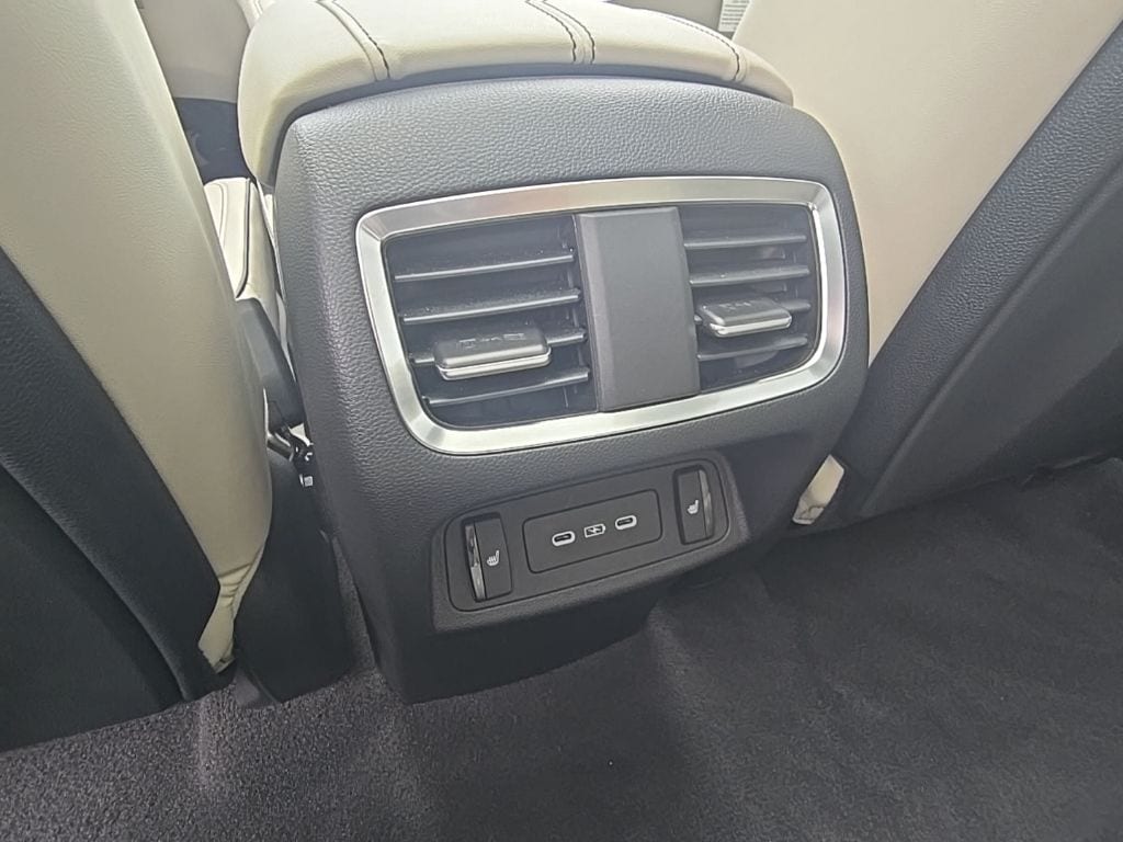 Thumbnail: 2025 Acura RDX - 33