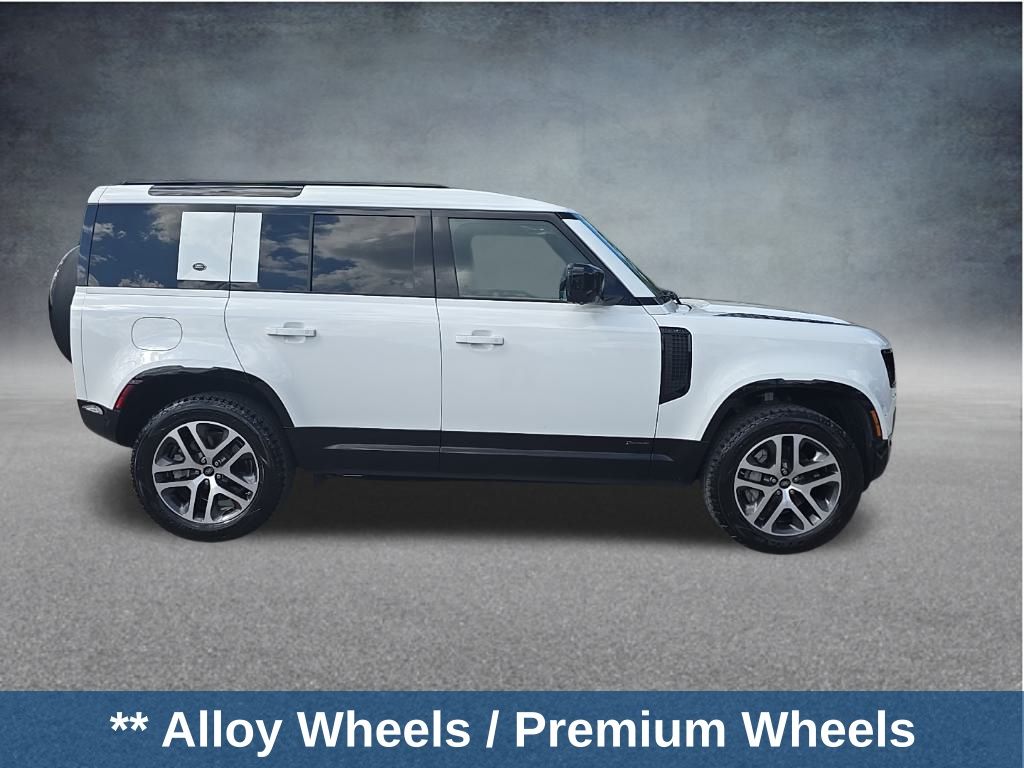 Thumbnail: 2021 Land Rover Defender - 4