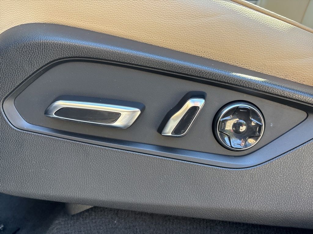 Thumbnail: 2023 Acura MDX - 16