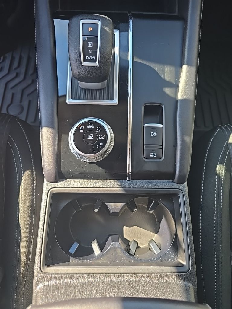 Thumbnail: 2024 Mitsubishi Outlander - 26