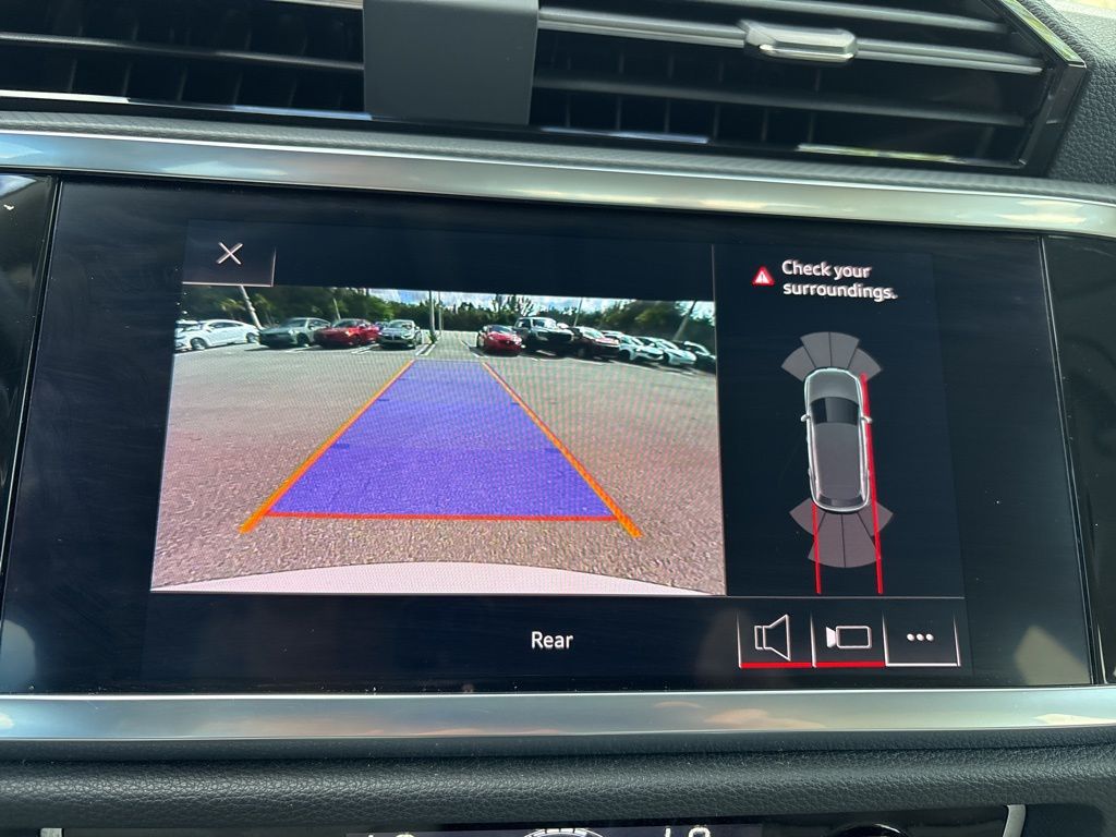 Thumbnail: 2020 Audi Q3 - 28