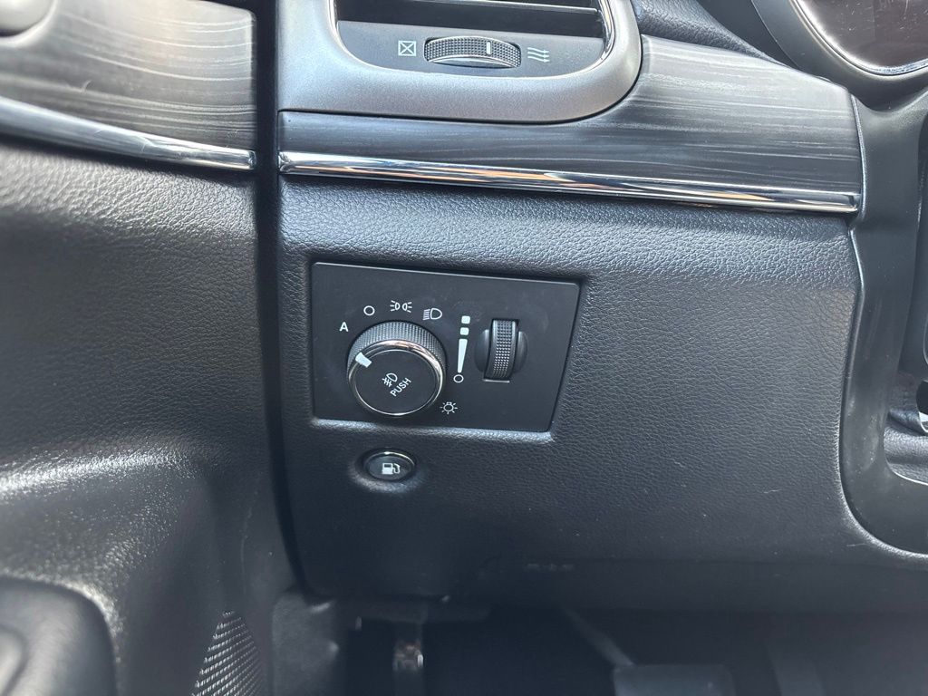 Thumbnail: 2019 Jeep Grand Cherokee - 37