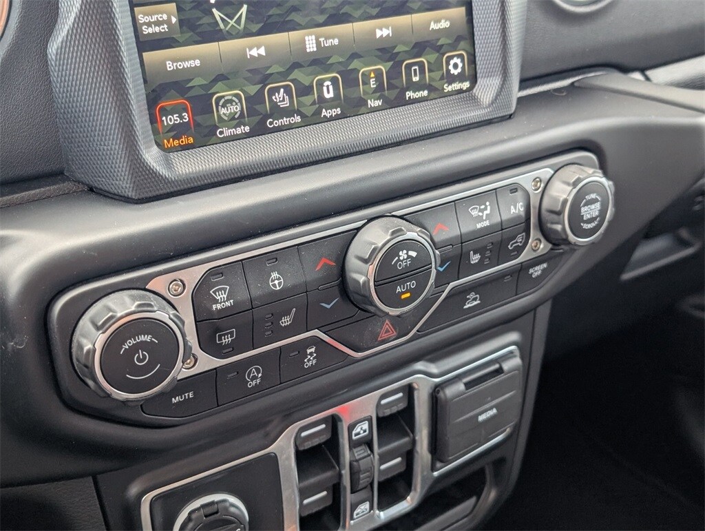 Thumbnail: 2022 Jeep Wrangler - 22