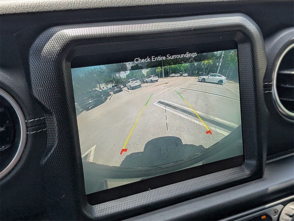 Thumbnail: 2022 Jeep Wrangler - 17