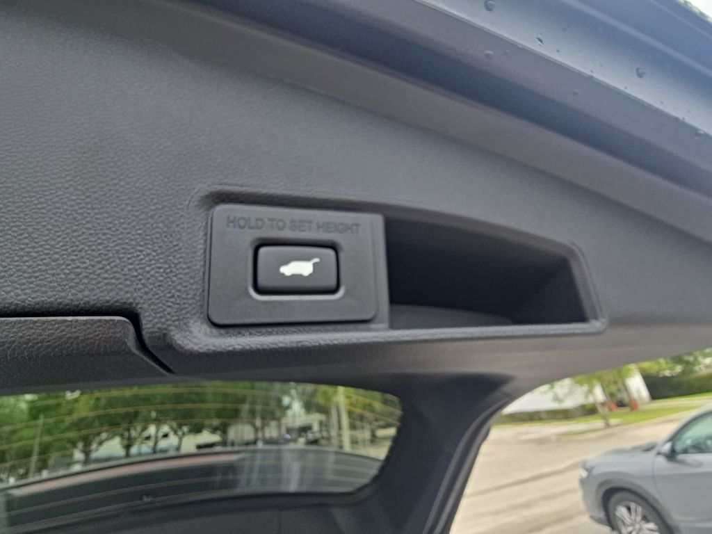 Thumbnail: 2026 Acura RDX - 35