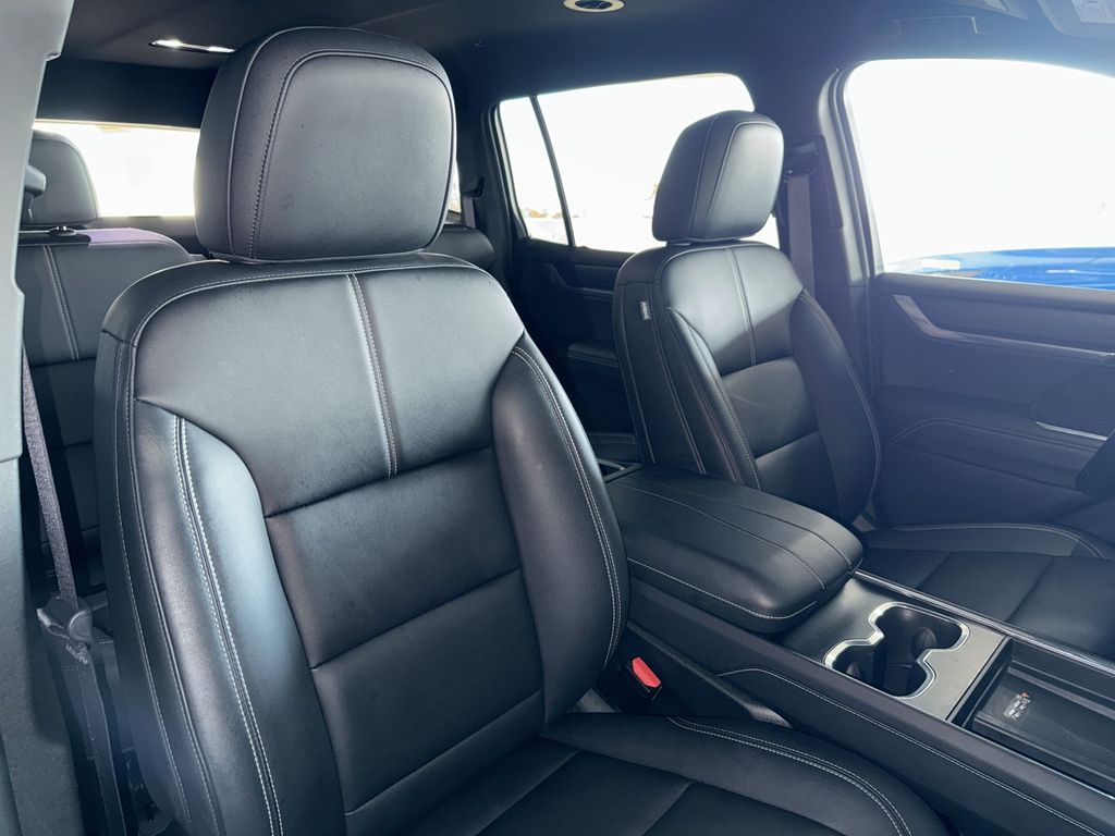 Thumbnail: 2024 GMC Acadia - 28