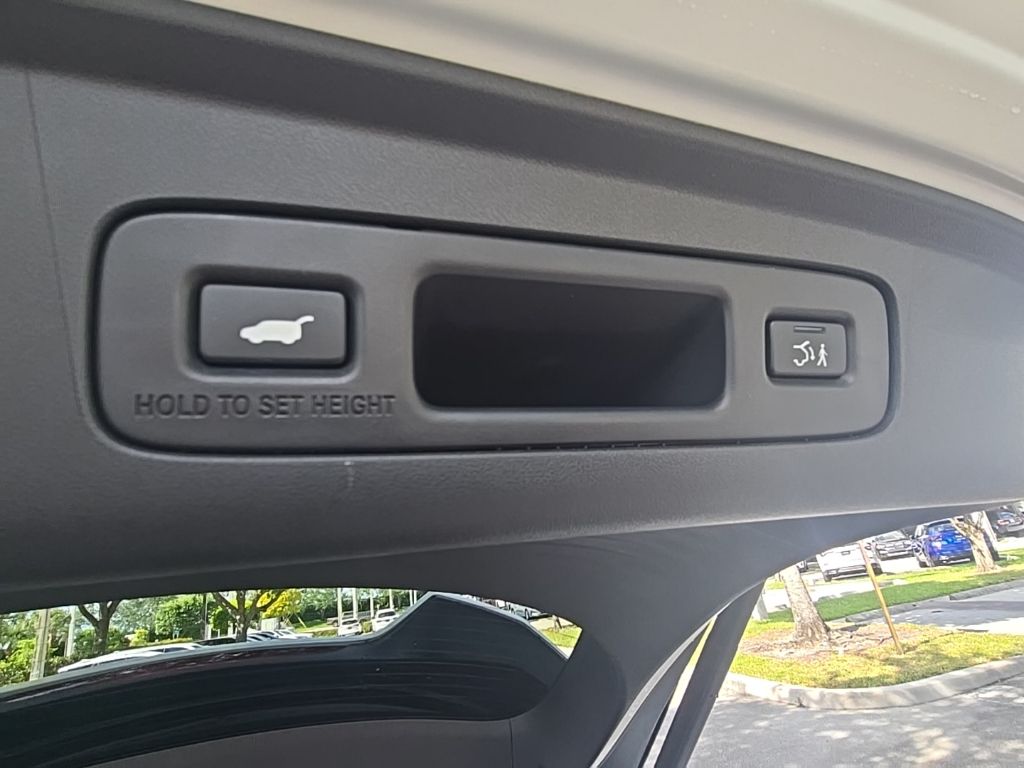 Thumbnail: 2025 Acura ADX - 31