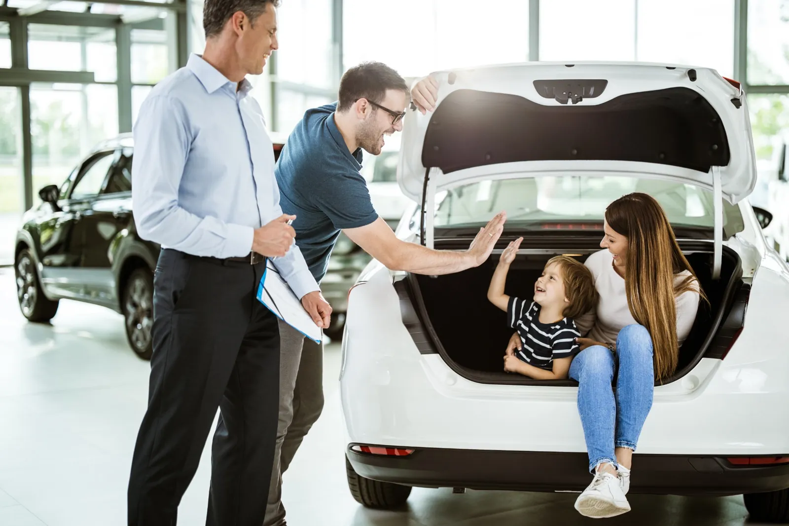 Family shopping for an Acura Certified Pre-Owned vehicle at Acura of Palm Beach