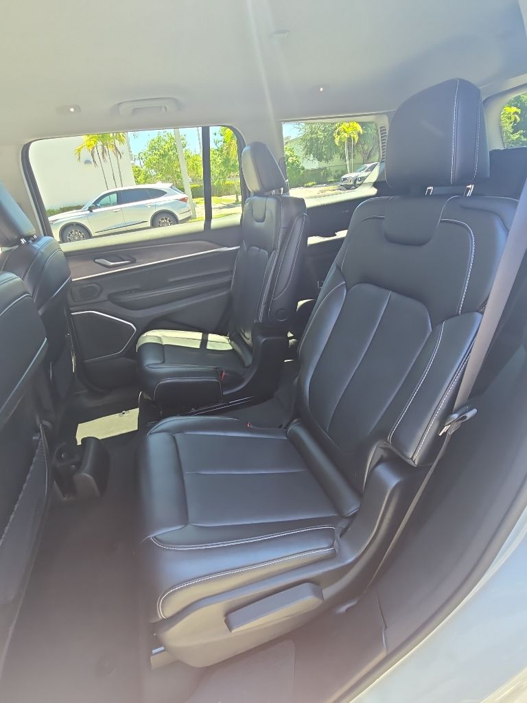 Thumbnail: 2021 Jeep Grand Cherokee L - 29