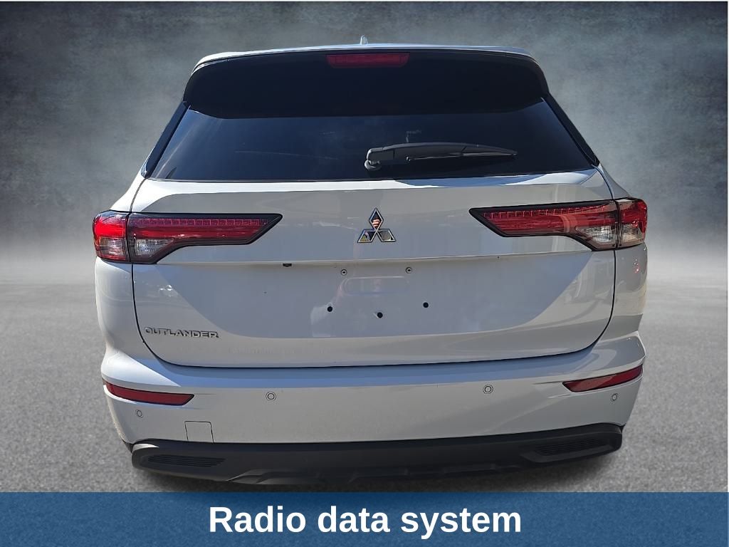 Thumbnail: 2024 Mitsubishi Outlander - 7