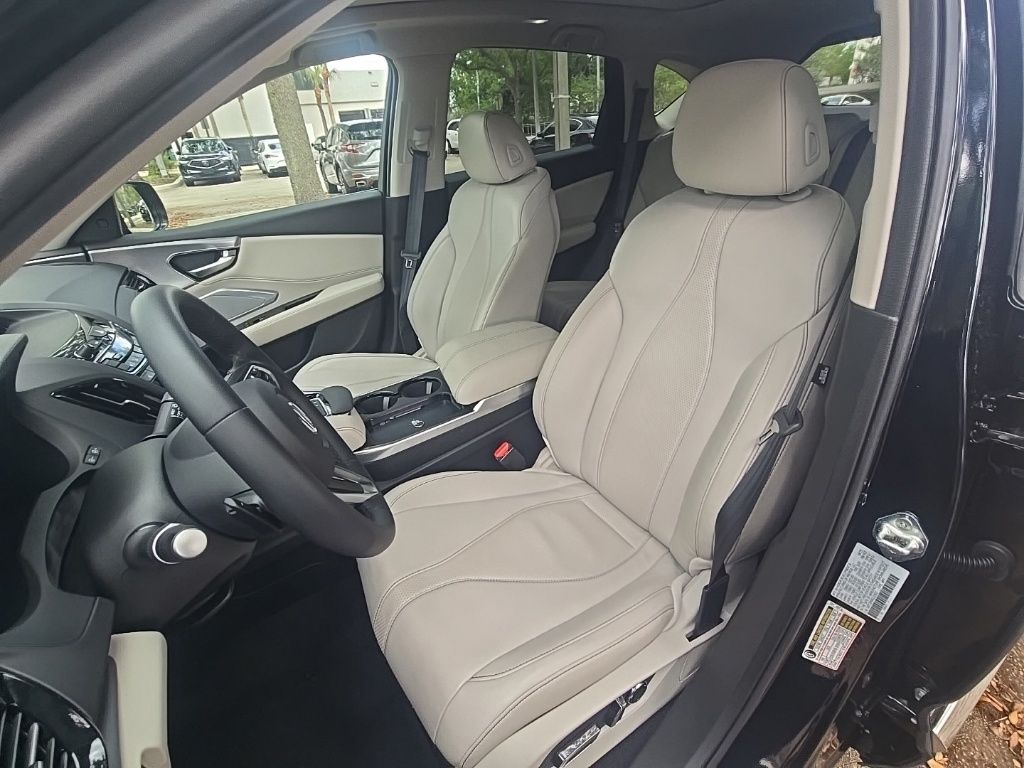 Thumbnail: 2025 Acura RDX - 17