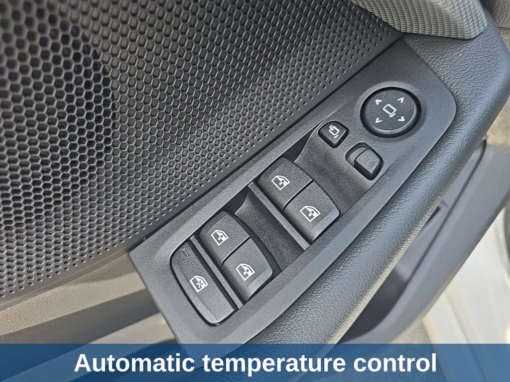 Thumbnail: 2024 BMW 2 Series - 14