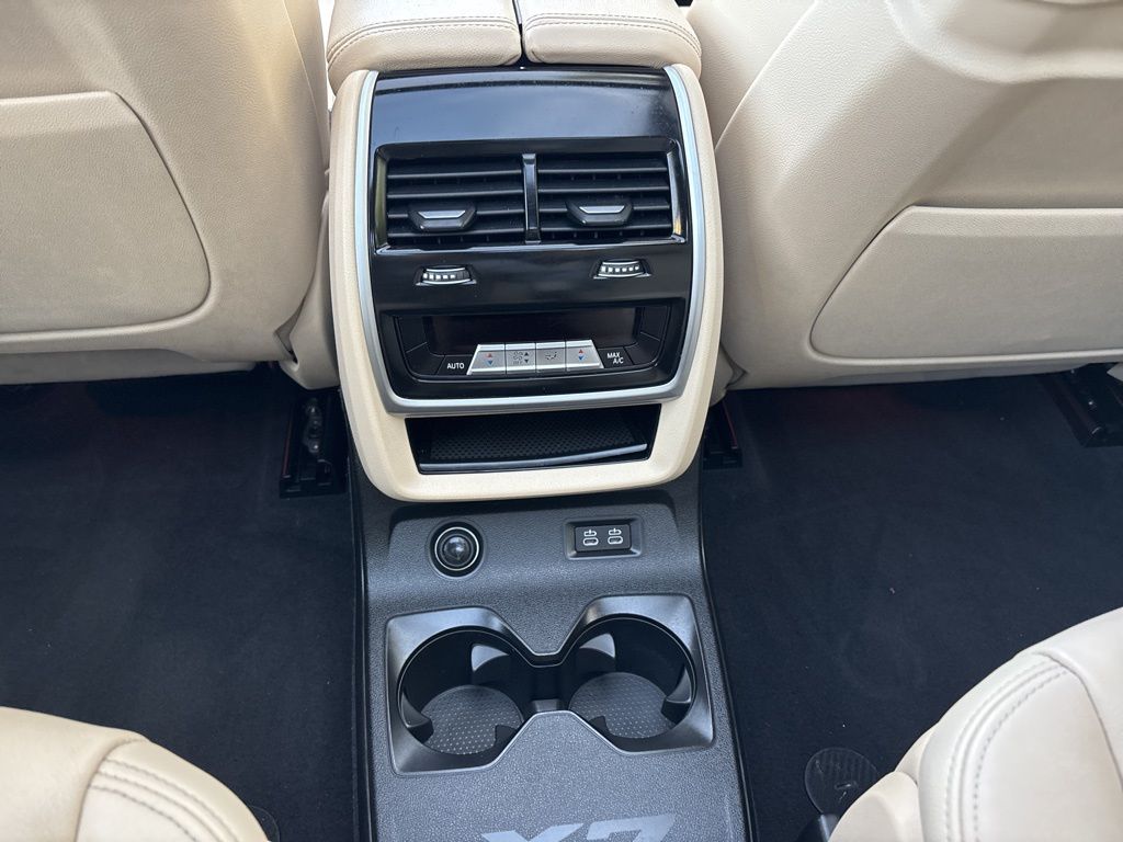 Thumbnail: 2021 BMW X7 - 28