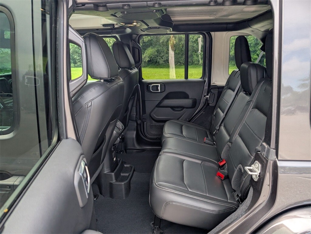 Thumbnail: 2022 Jeep Wrangler - 16