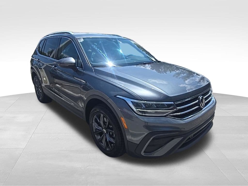 Thumbnail: 2023 Volkswagen Tiguan - 3