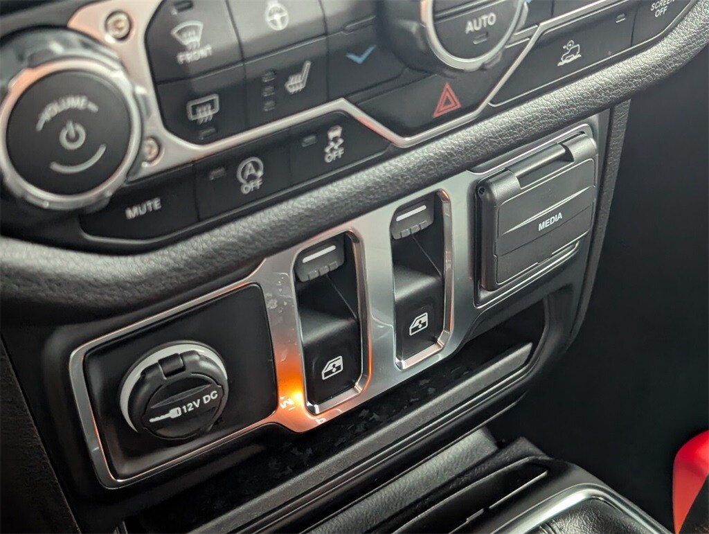 Thumbnail: 2024 Jeep Wrangler - 21