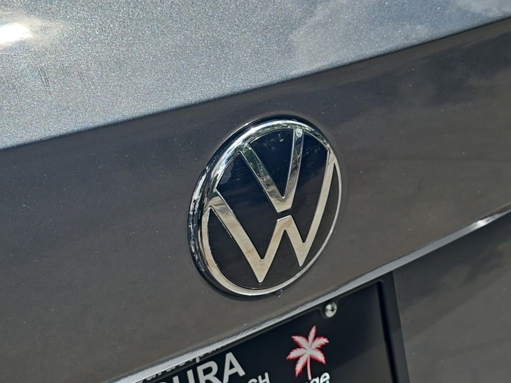 Thumbnail: 2022 Volkswagen Taos - 10