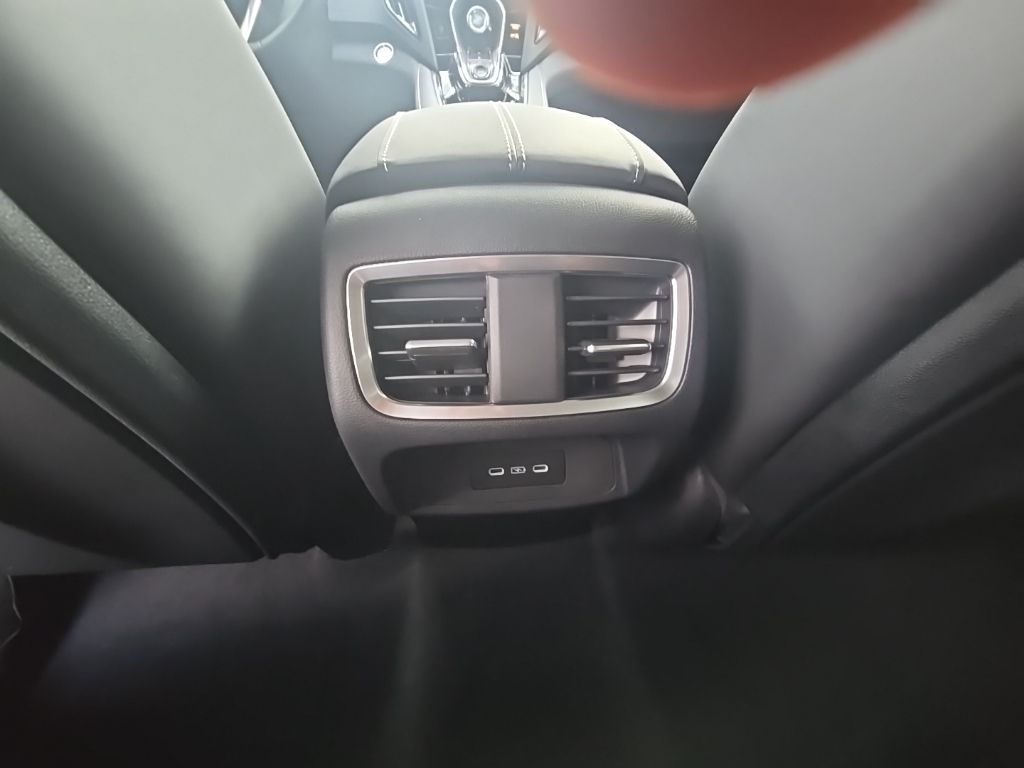 Thumbnail: 2026 Acura RDX - 32