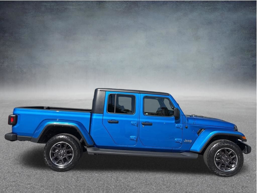 Thumbnail: 2021 Jeep Gladiator - 4